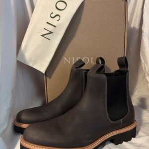 Nisolo Go-To Lug Chelsea Boot, Grey, Size 8, NEW IN BOX